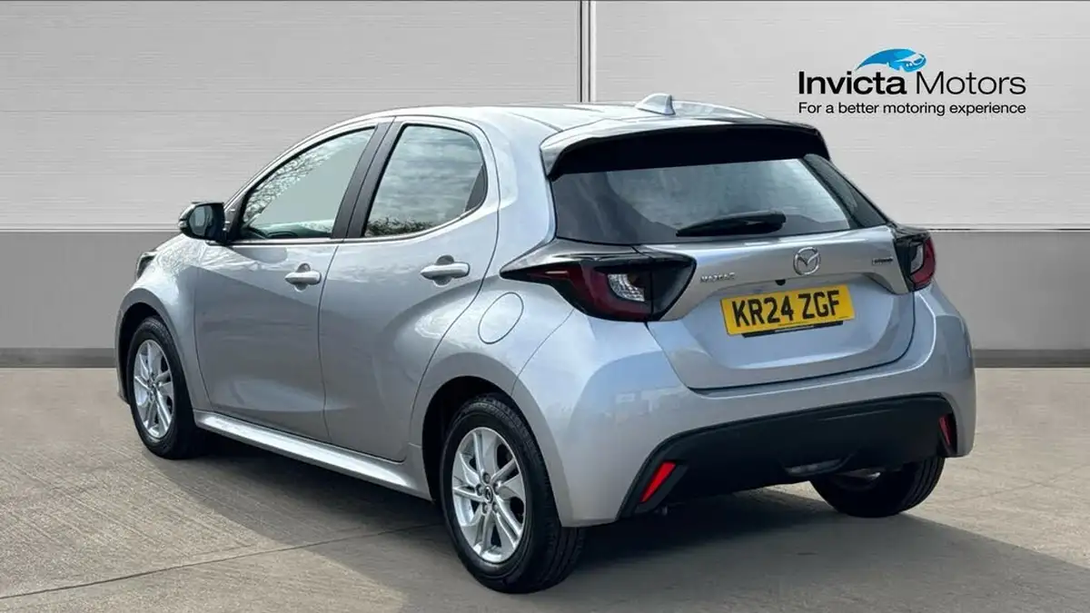 2024-mazda-mazda2-15-centre-line-big-4