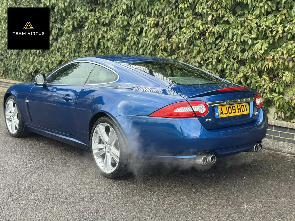2009-jaguar-xkr-50-coupe-big-11