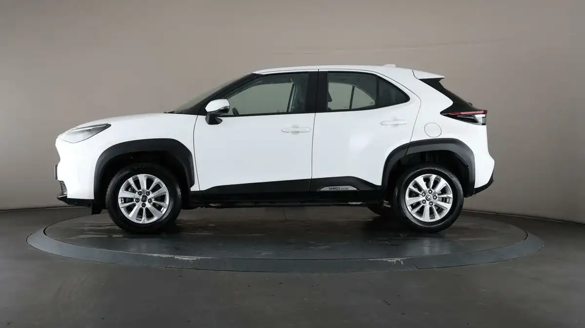 2023-toyota-yaris-cross-15-vvt-i-icon-big-27