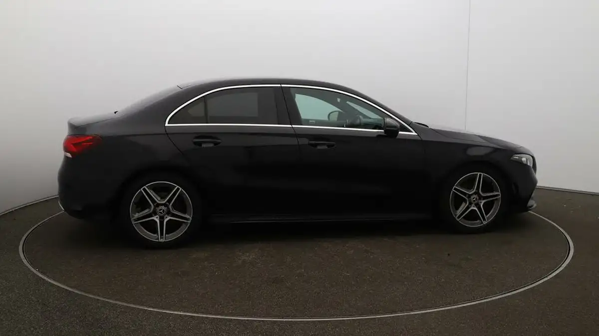 2020-mercedes-benz-a-class-13-a200-amg-line-saloon-4d-7g-dct-big-40