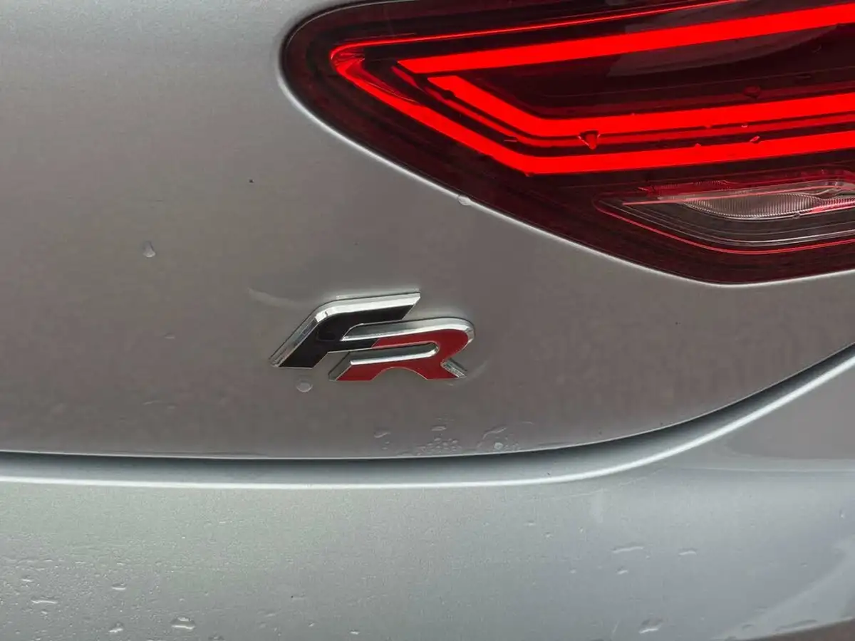 2018-seat-leon-14-tsi-fr-technology-hatchback-5d-big-4