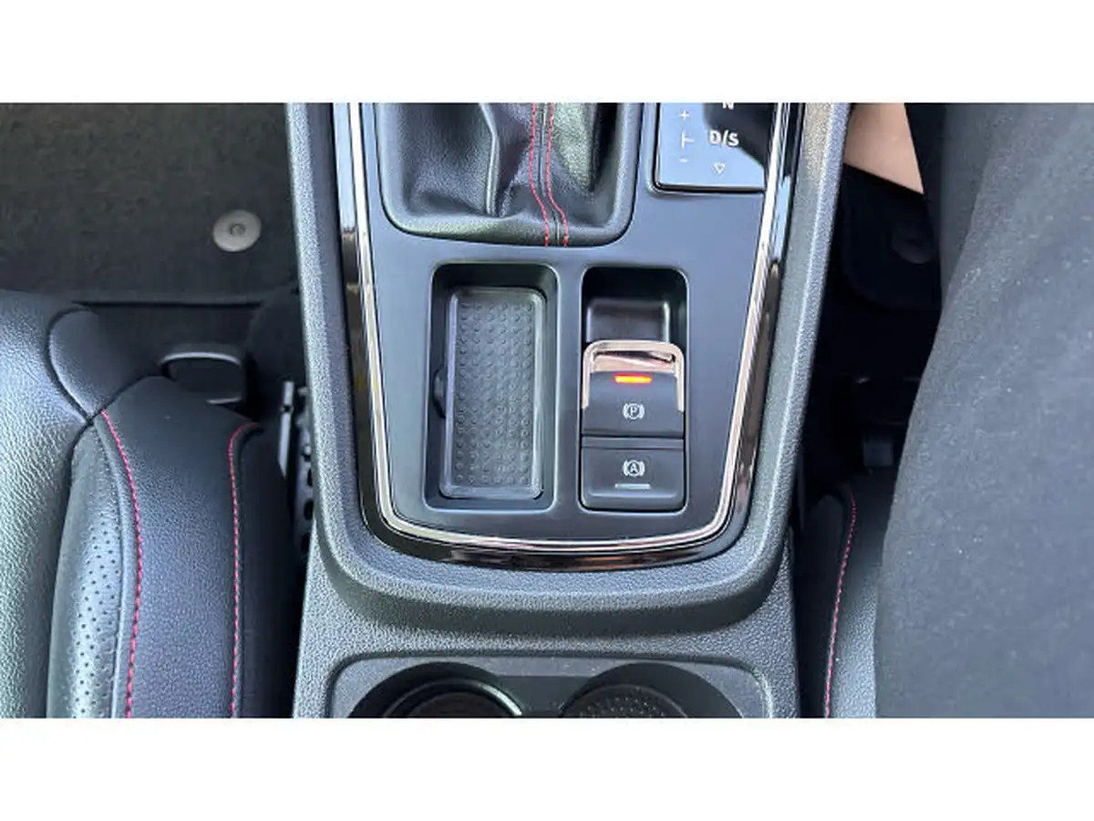 2019-seat-leon-20-tsi-fr-sport-hatchback-big-28