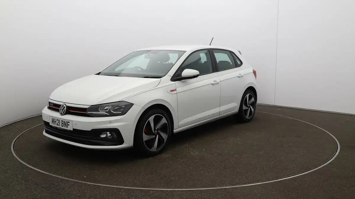 2021-volkswagen-polo-20-tsi-gti-big-3
