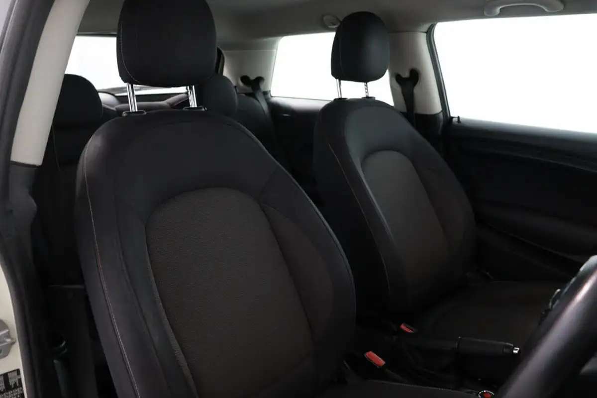 2018-mini-cooper-15-one-series-ii-ss-3d-big-30