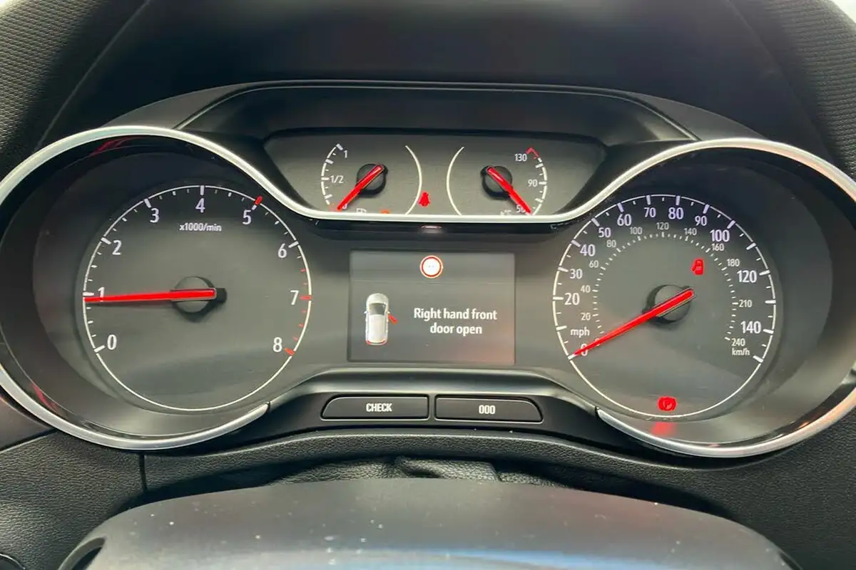 2021-vauxhall-crossland-12-ultimate-nav-auto-big-20