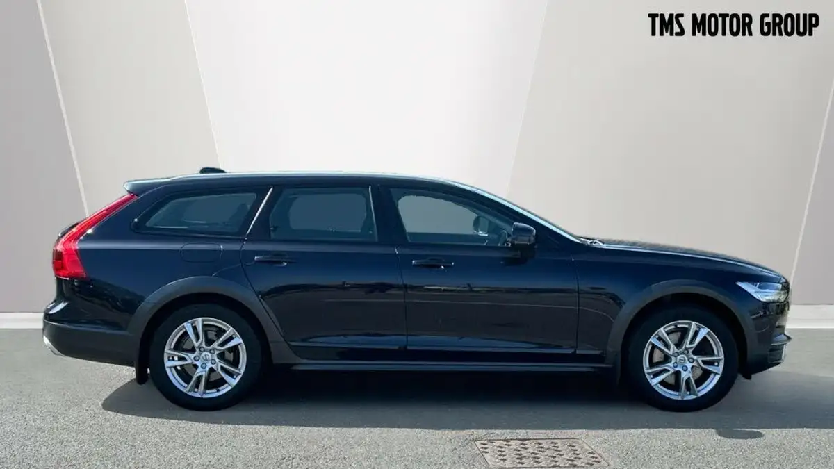 2019-volvo-v90-20-t5-cross-country-big-2