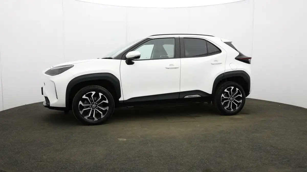 2022-toyota-yaris-cross-15-vvt-i-design-big-25