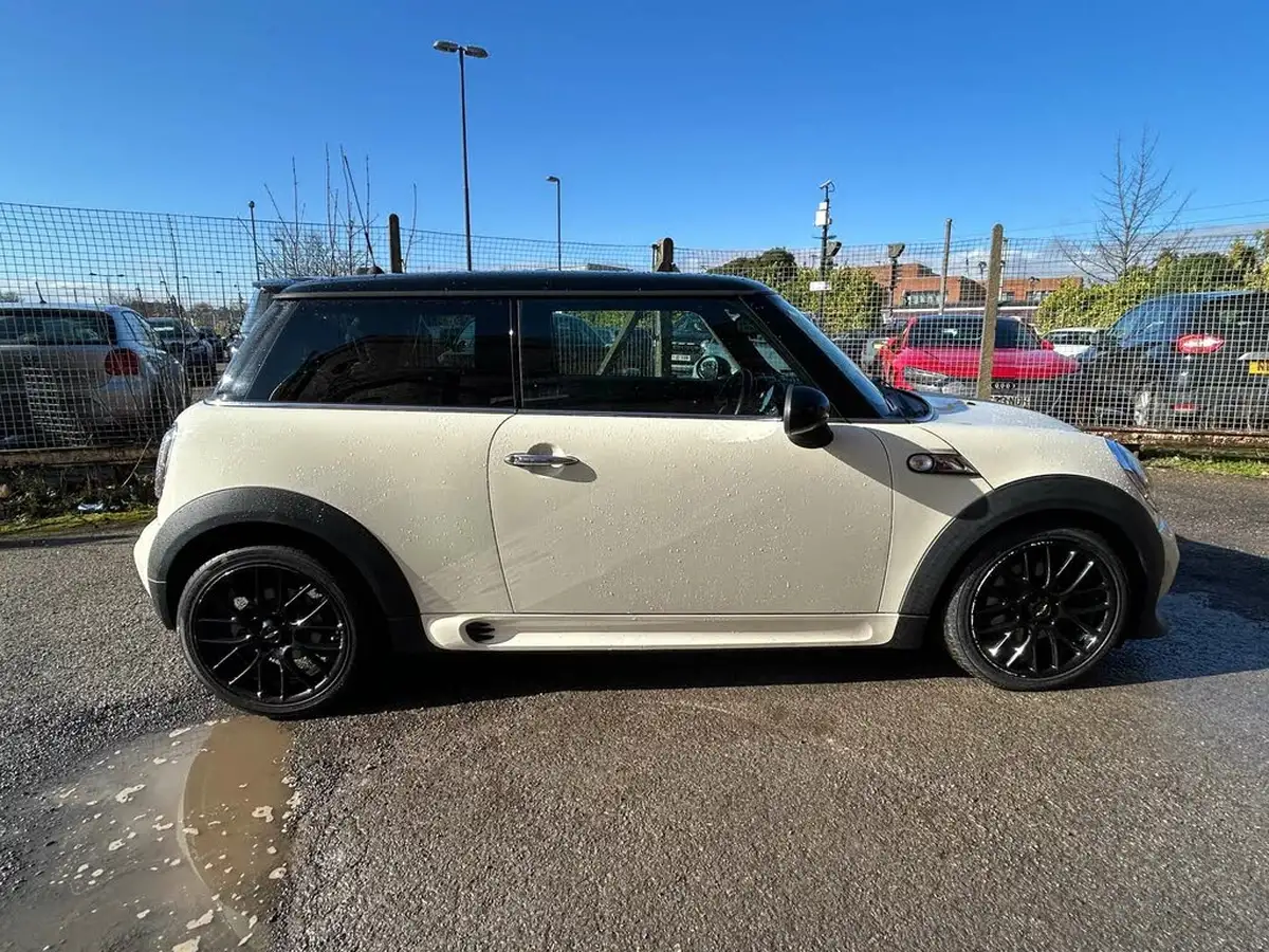 2012-mini-cooper-16-cooper-s-184bhp-sport-chili-hatchback-3d-big-3