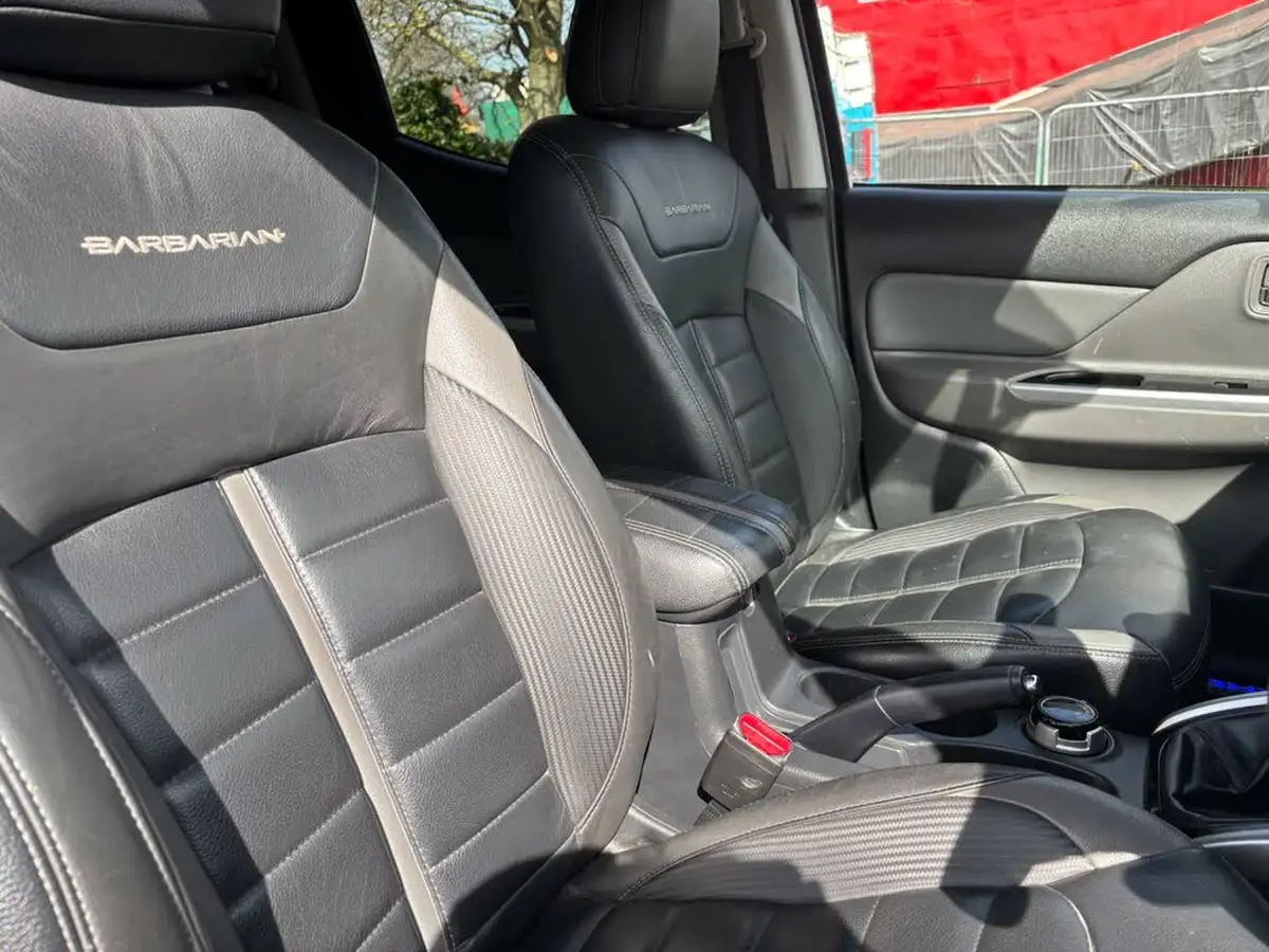 2016-mitsubishi-l200-24di-d-barbarian-big-13