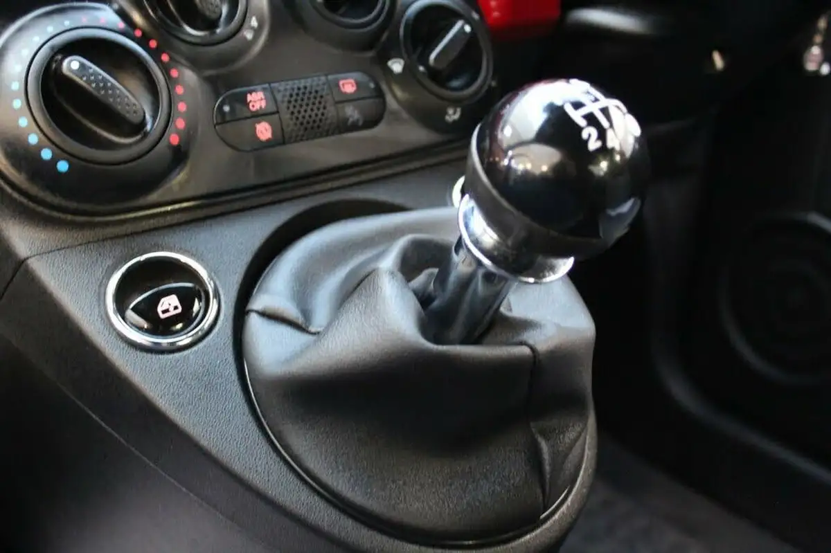 2019-fiat-500-12-lounge-big-27