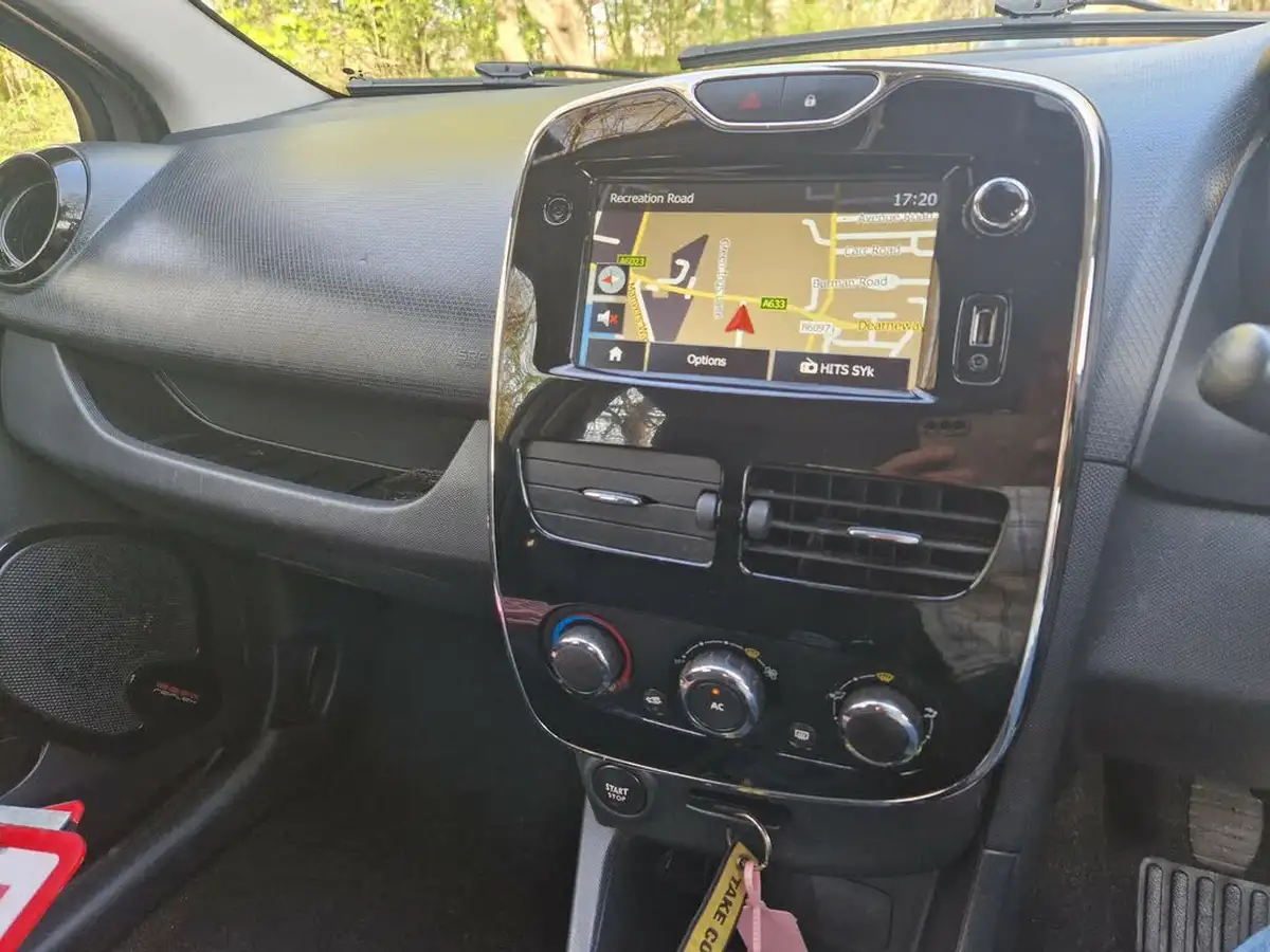 2014-renault-clio-12-dynamique-big-15
