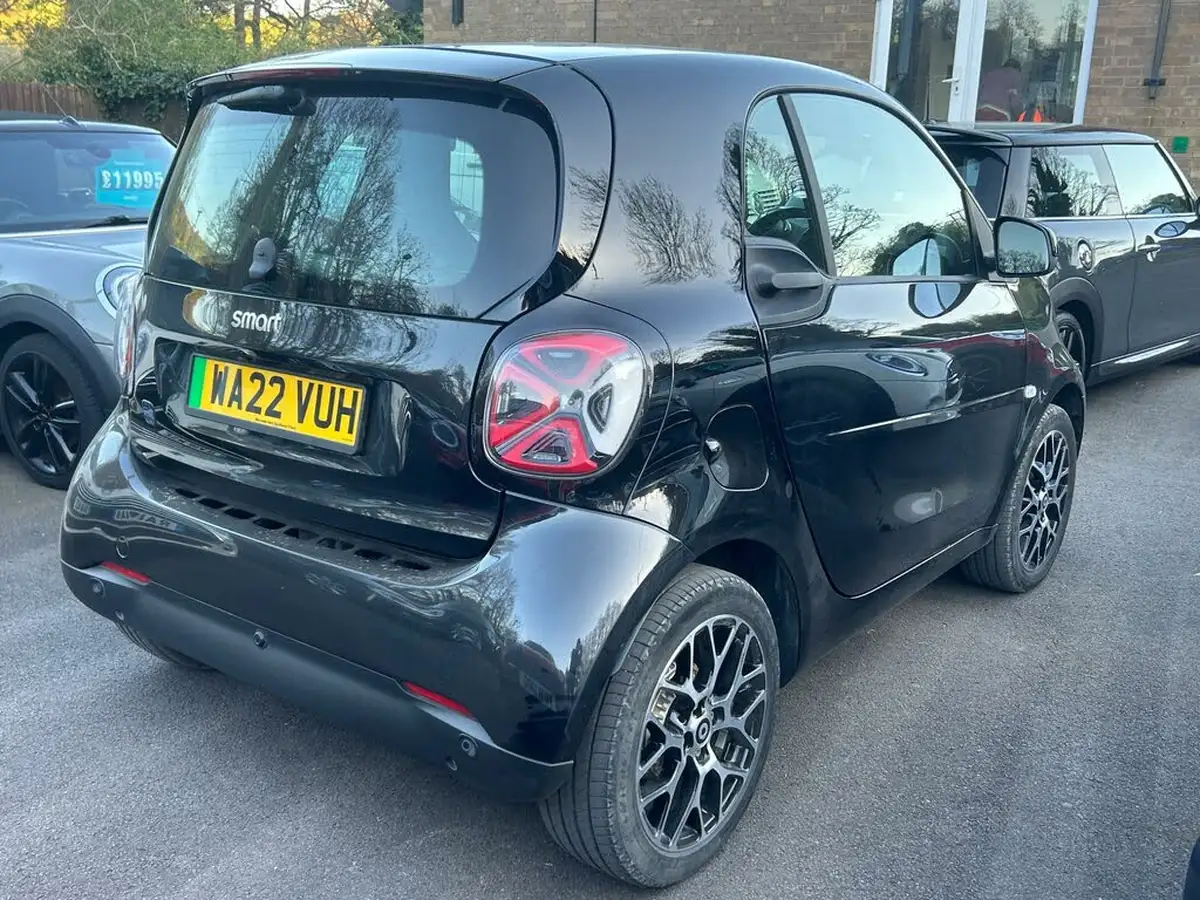 2022-smart-fortwo-big-1