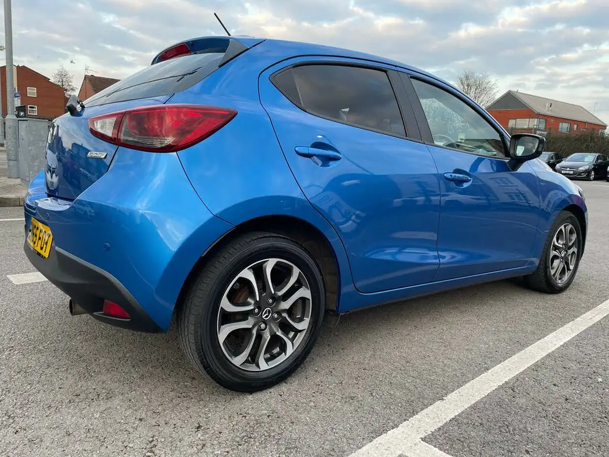 2015-mazda-mazda2-15-sport-nav-90ps-big-7