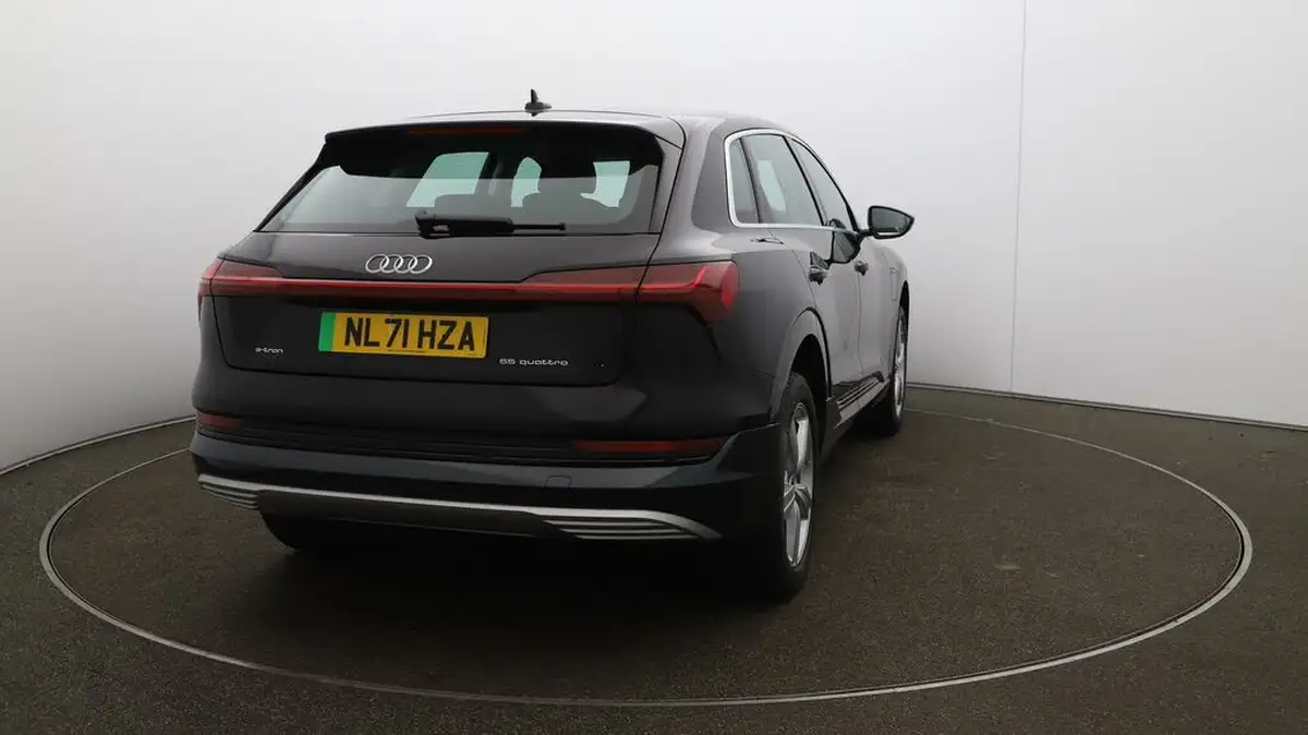 2021-audi-e-tron-55e-technik-station-wagon-big-48