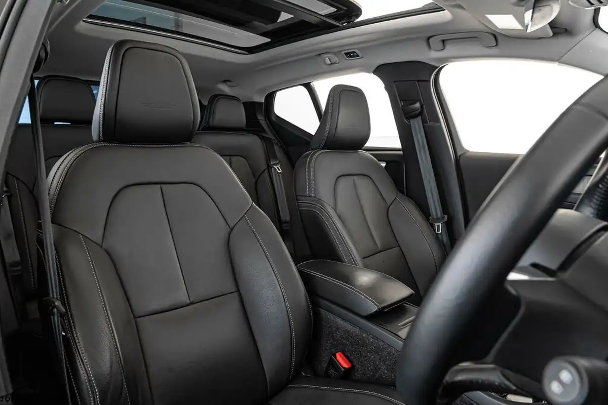 2020-volvo-xc40-20-t5-inscription-big-13