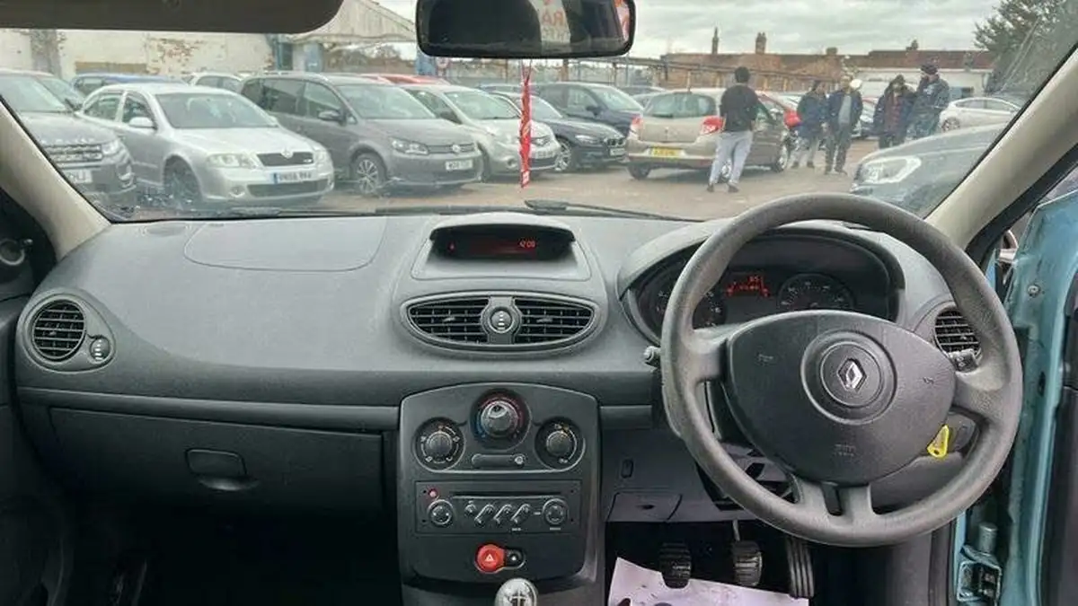 2008-renault-clio-12-extreme-16v-75bhp-3d-big-12