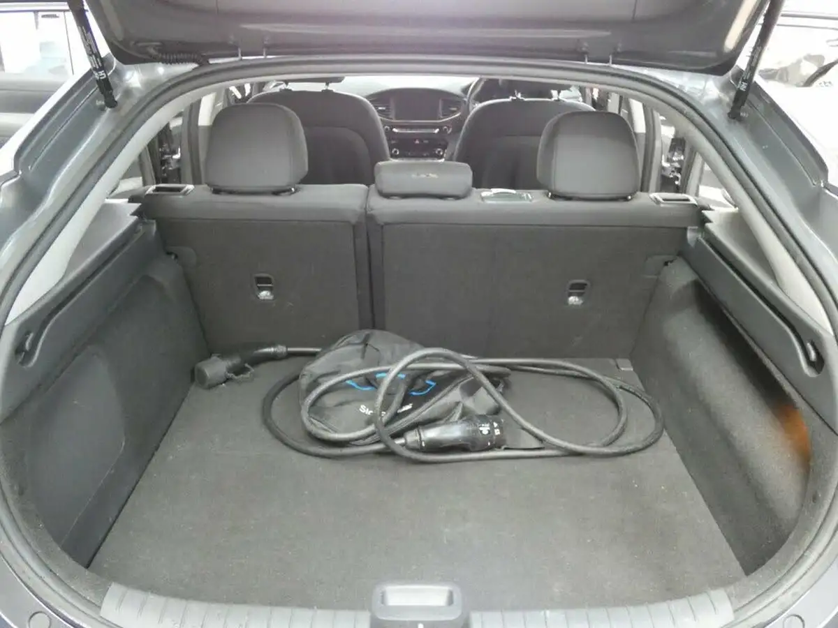2019-hyundai-ioniq-e-premium-electric-88kw-big-49
