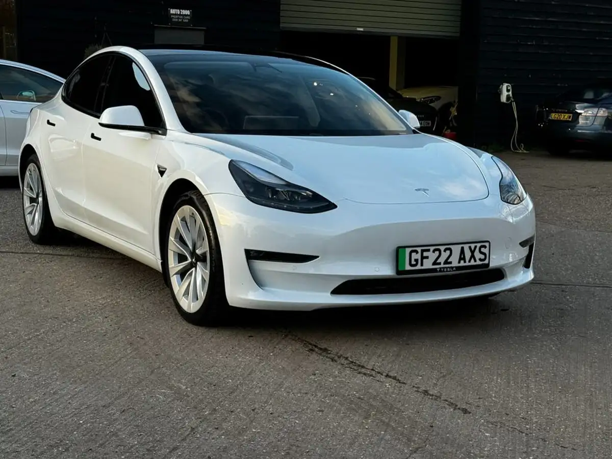 2022-tesla-model-3-e-long-range-big-22