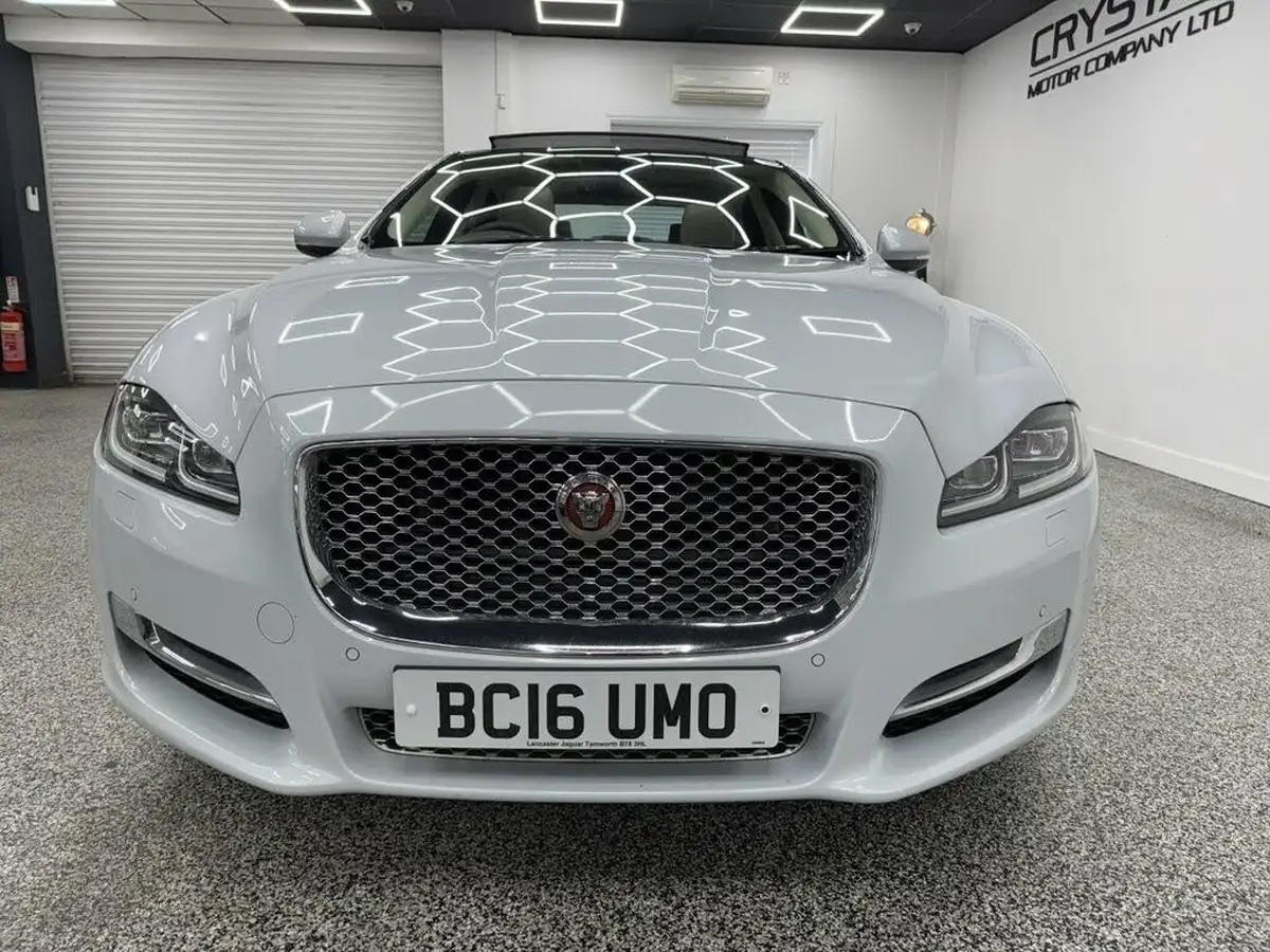 2016-jaguar-xj-series-30td-xj-portfolio-30tdv6-296bhp-swb-big-7