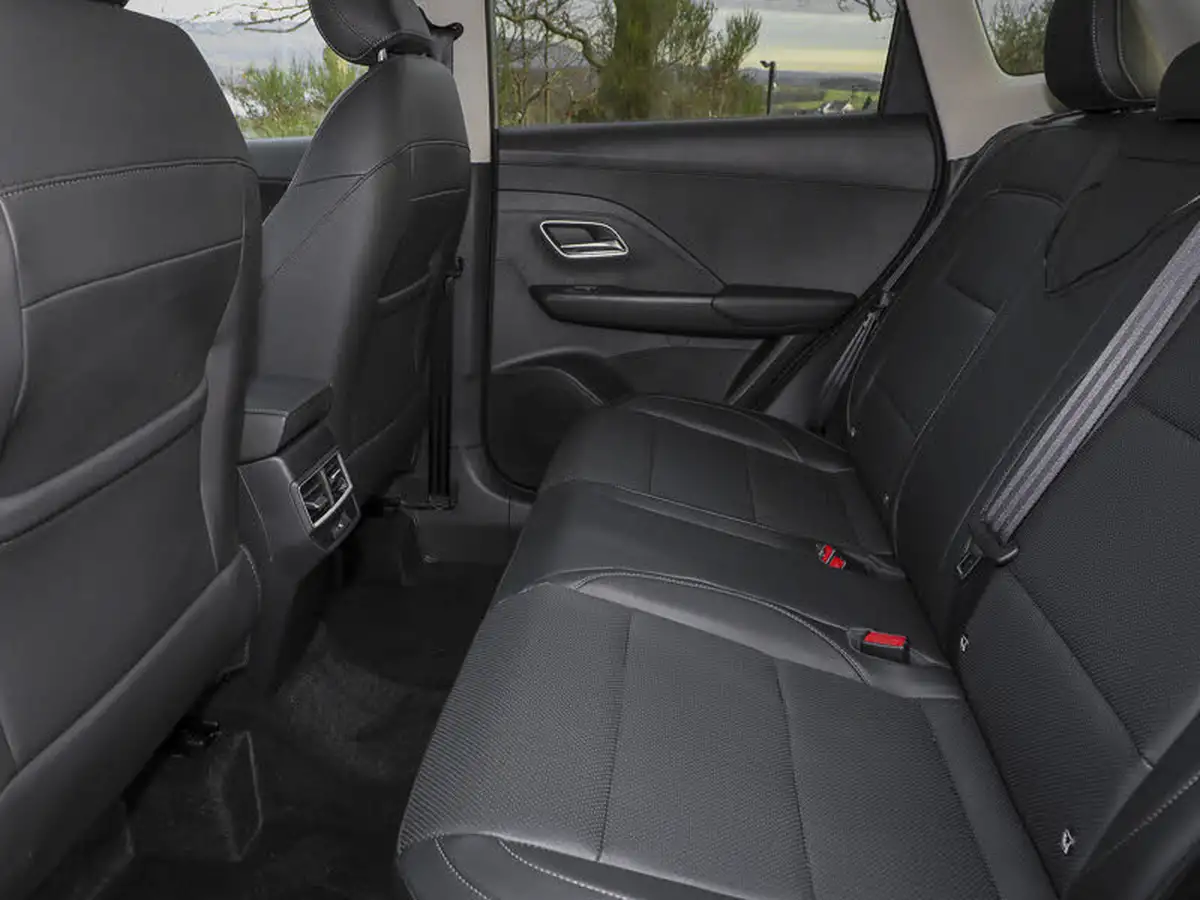 2024-mg-zs-suv-15-trophy-big-5