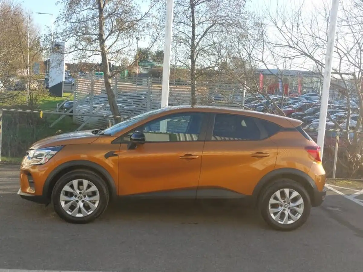 2022-renault-captur-13-tce-iconic-edition-big-3