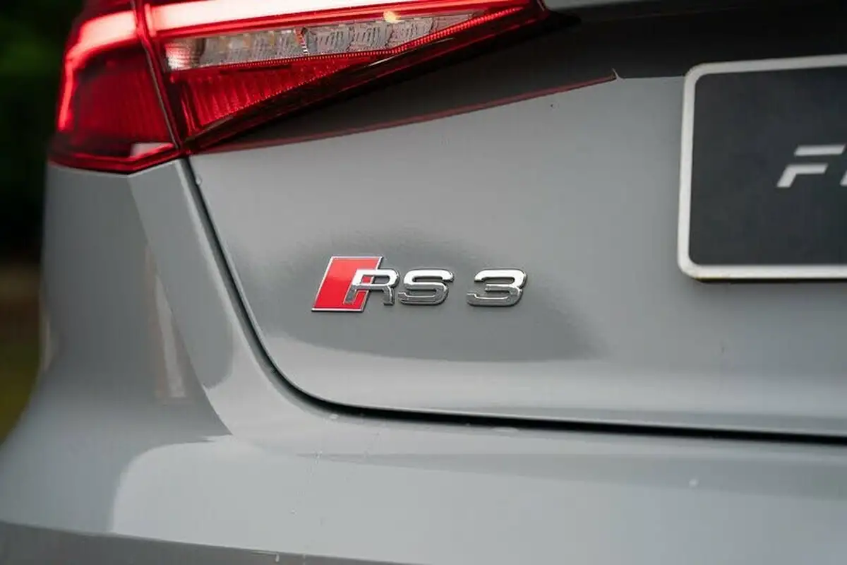 2019-audi-rs3-25-tfsi-sportback-5d-big-24