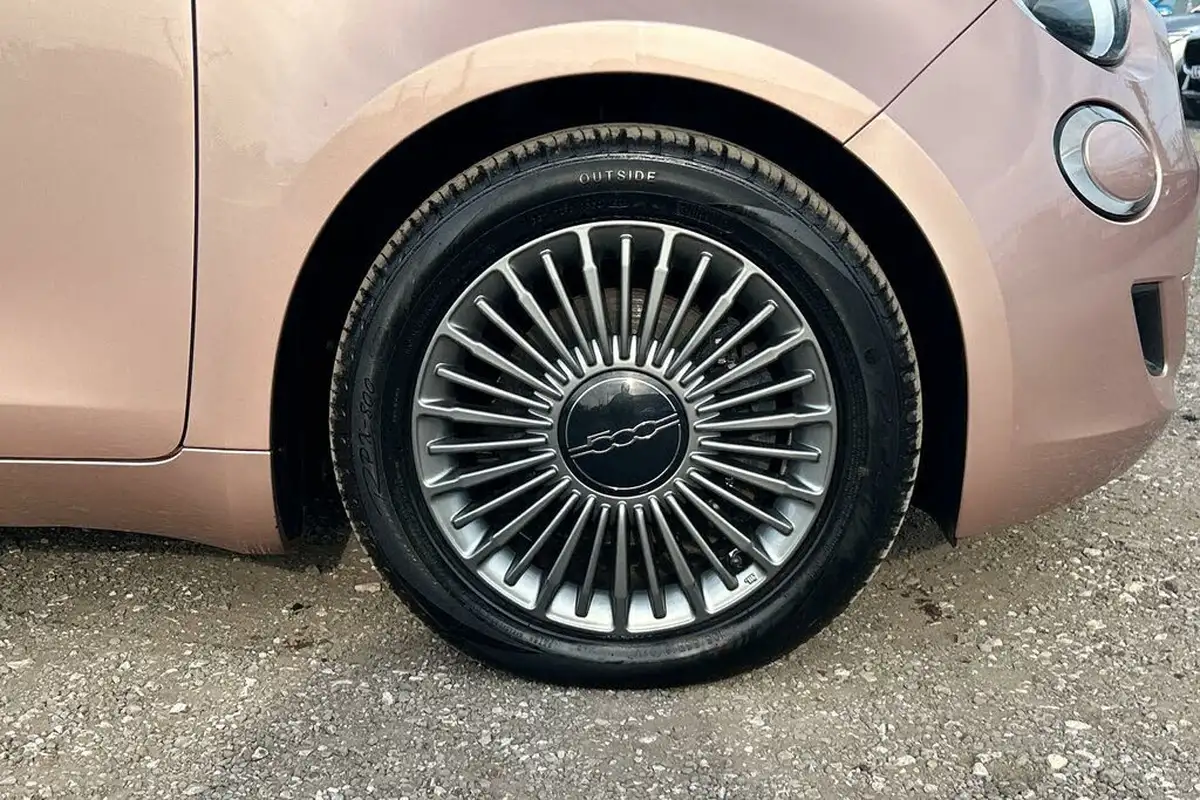 2021-fiat-500-e-icon-big-4