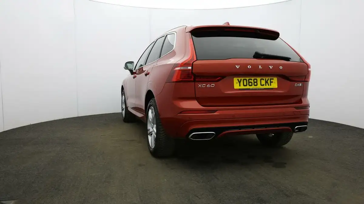 2018-volvo-xc60-20td-d4-r-design-4x4-geartronic-big-23