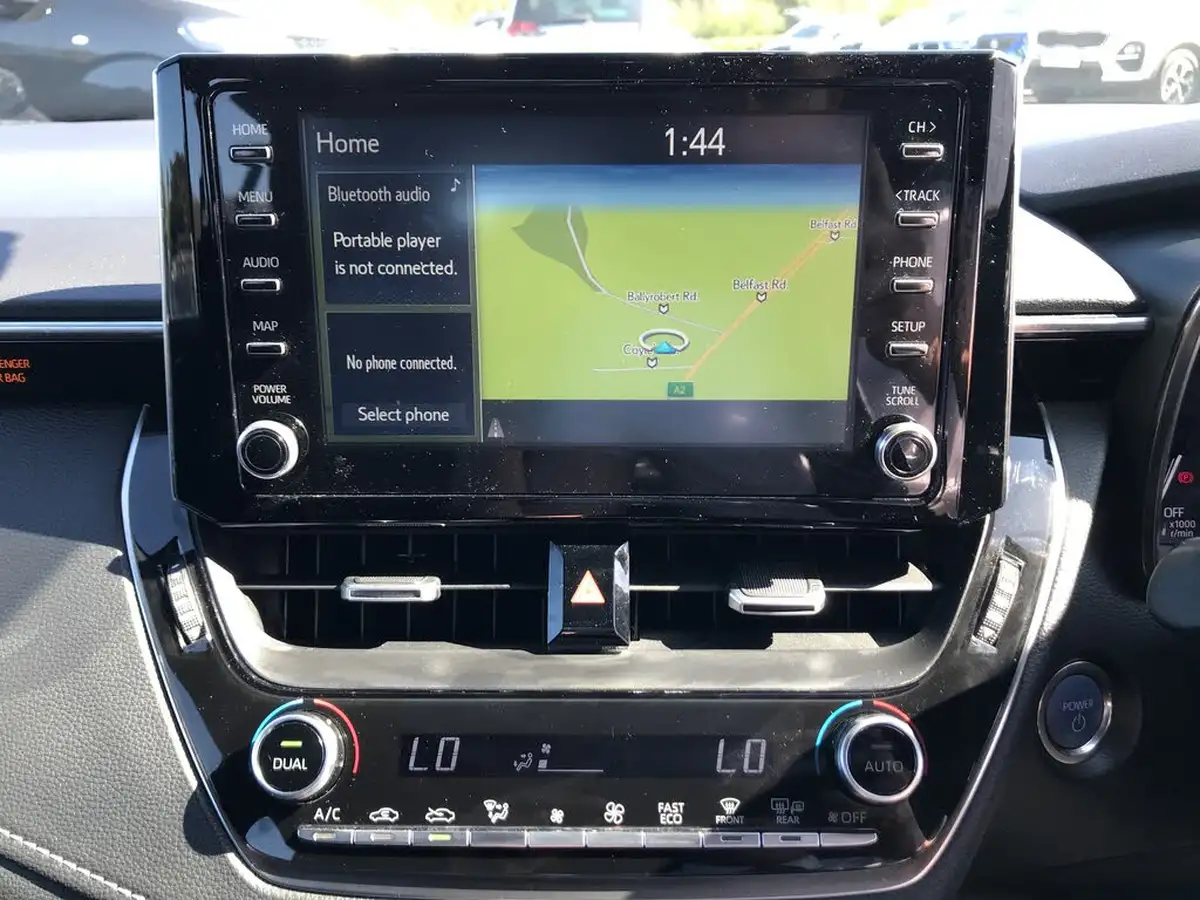 2020-toyota-corolla-18-vvt-i-icon-tech-spare-wheel-hatchback-5d-big-18