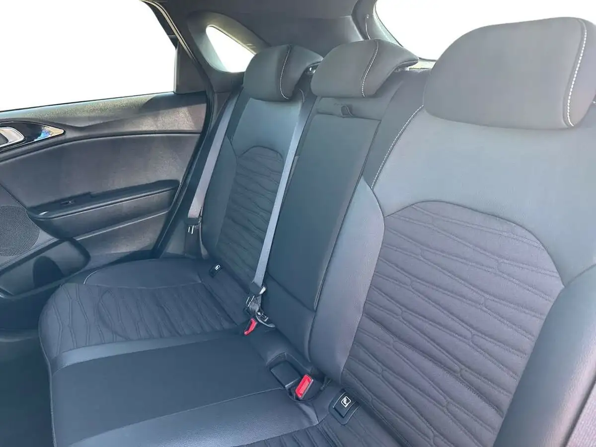 2022-kia-ceed-15-t-gdi-gt-line-big-8
