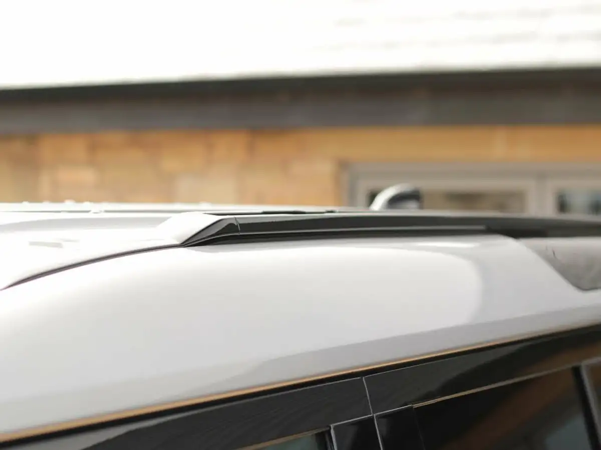 2021-land-rover-110-defender-30-d250-hard-top-se-110-big-44