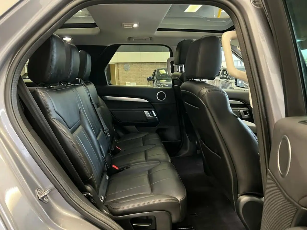2019-land-rover-discovery-30-sd6-landmark-big-25