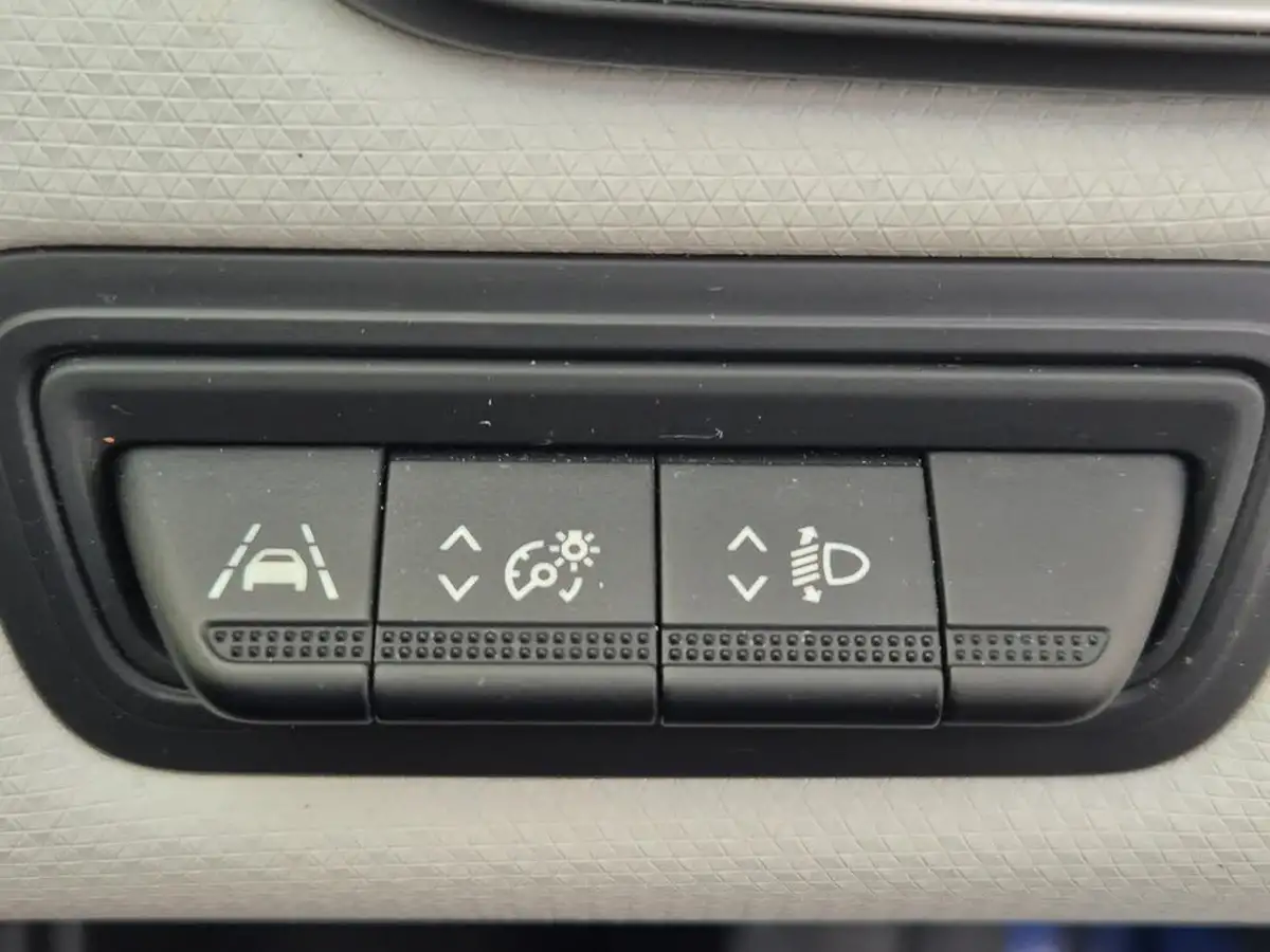2022-renault-clio-10-tce-se-edition-big-21