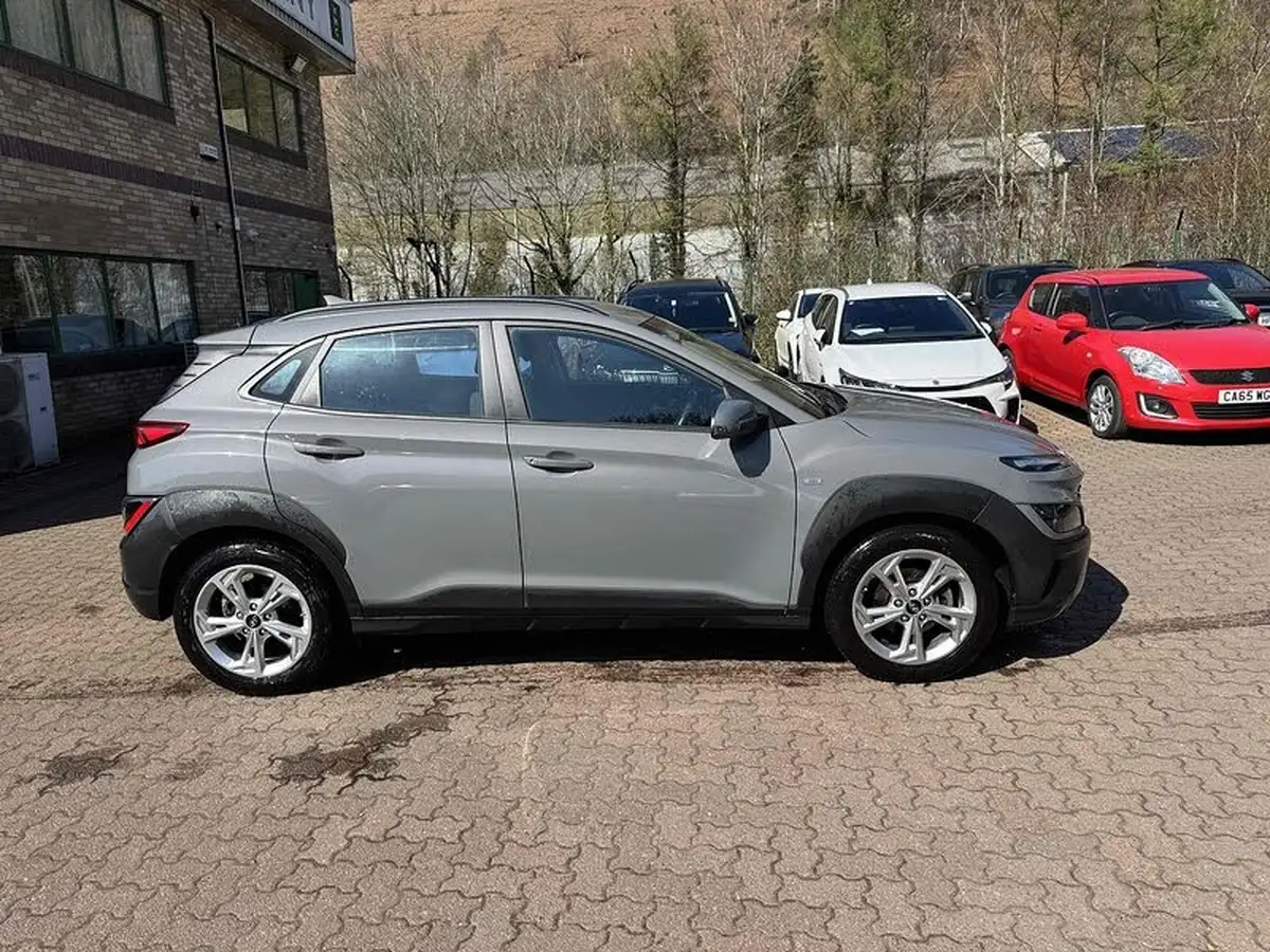 2022-hyundai-kona-10-t-gdi-se-connect-big-2