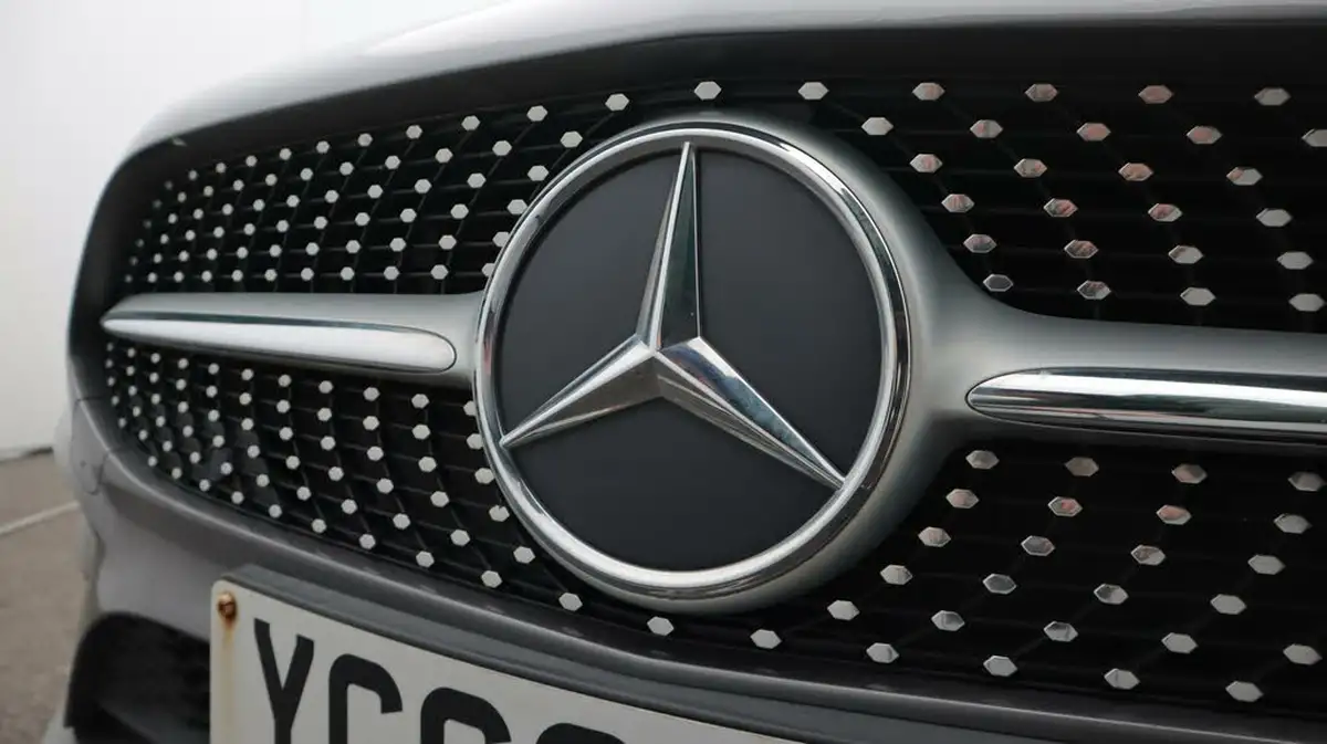 2019-mercedes-benz-a-class-13-a180-amg-line-hatchback-5d-big-20