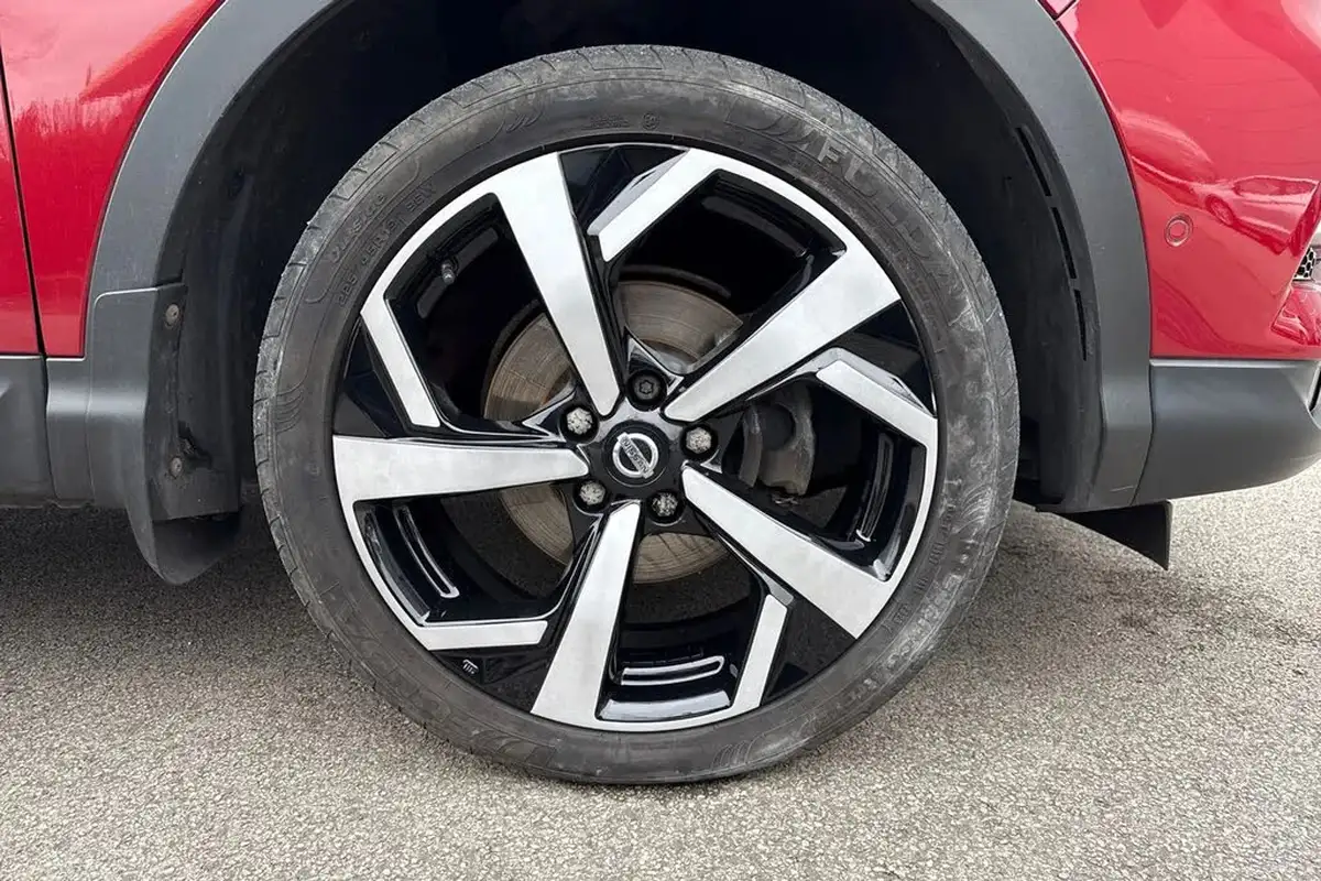 2017-nissan-qashqai-15dci-tekna-big-10