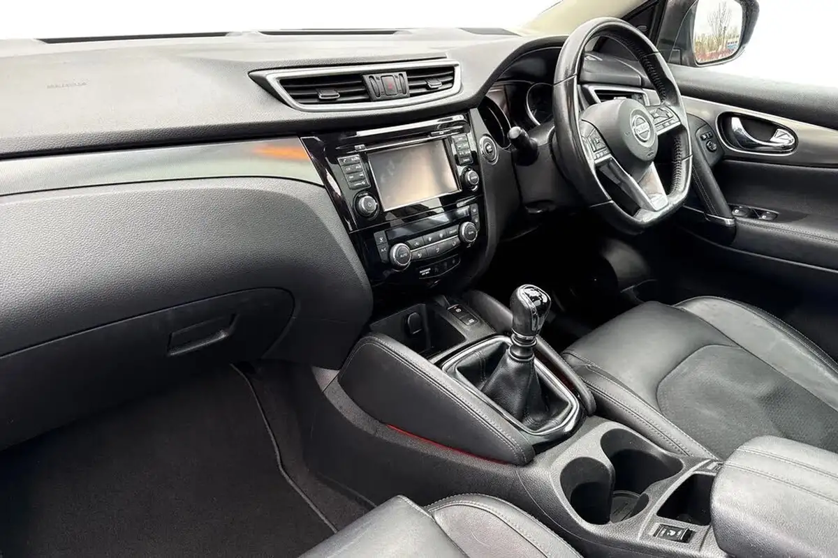 2017-nissan-qashqai-15dci-tekna-big-14