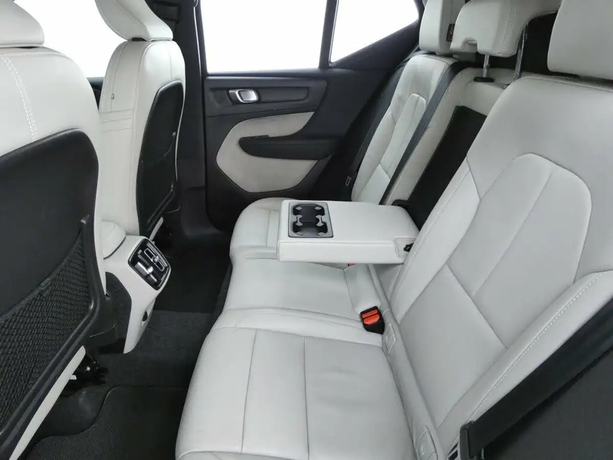 2021-volvo-xc40-15-t3-inscription-pro-161bhp-auto-big-2