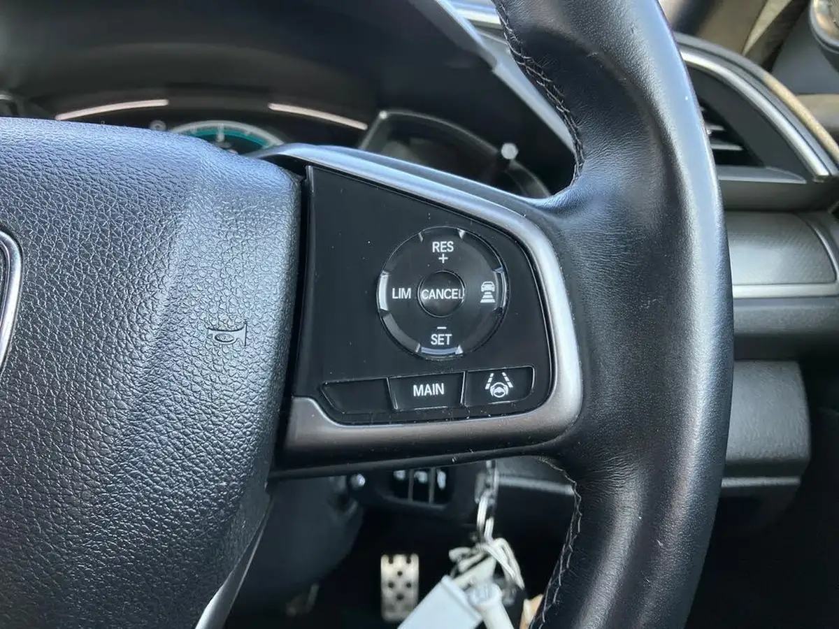 2018-honda-civic-16-i-dtec-sr-hatchback-5d-big-27