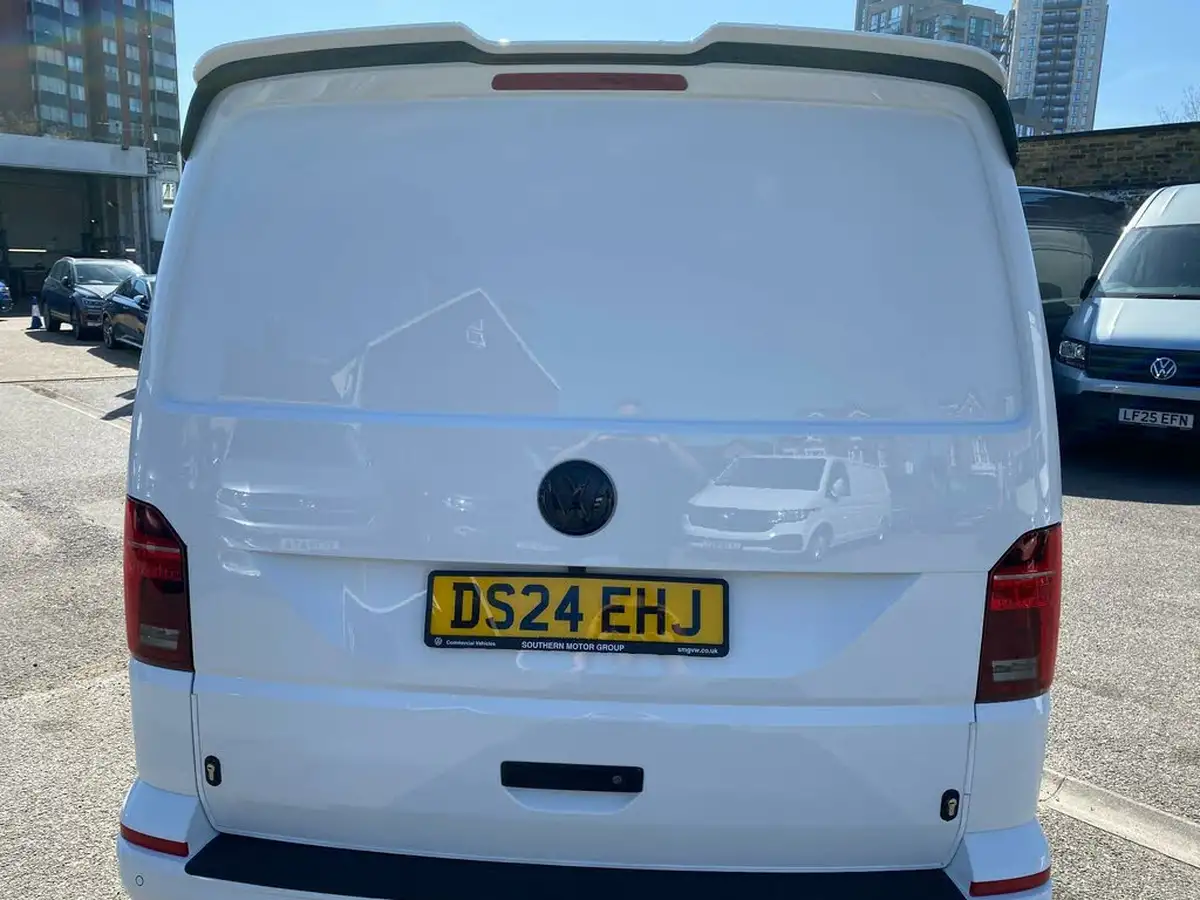 2024-volkswagen-transporter-20bitdi-t32-sportline-bmt-swb-panel-van-big-23
