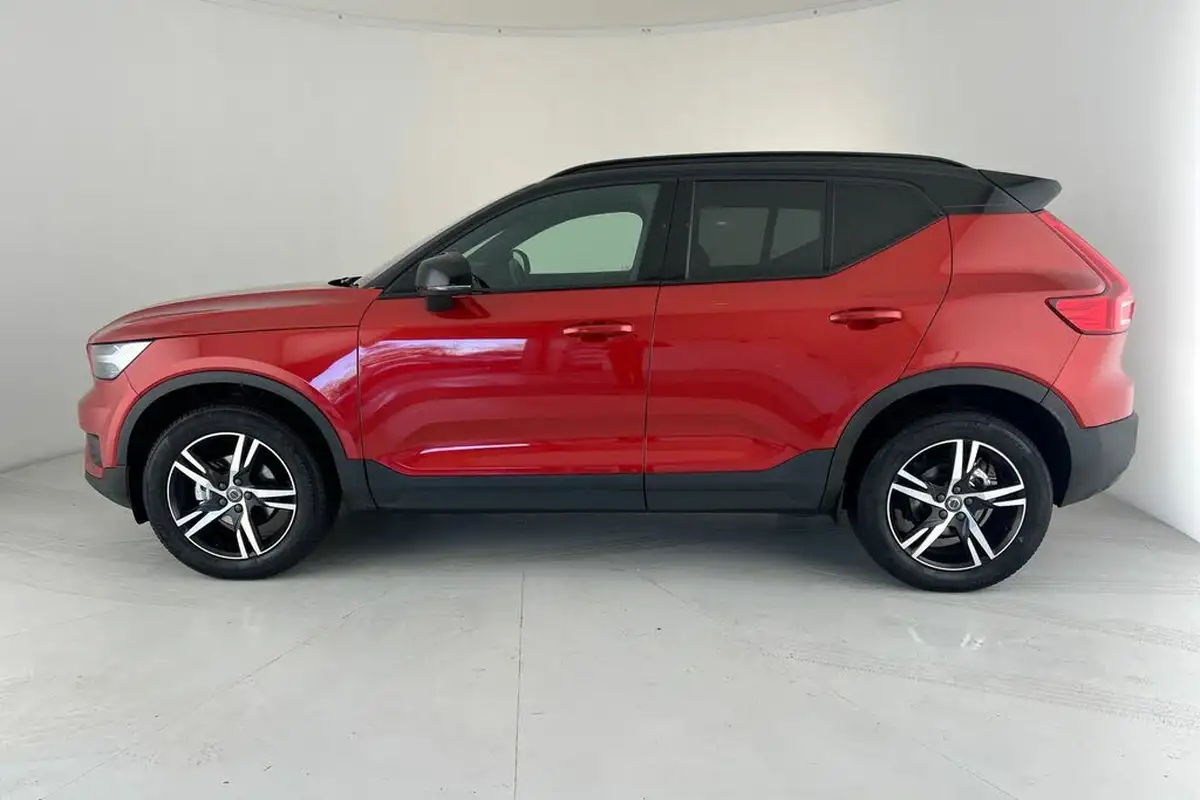 2022-volvo-xc40-15-t3-r-design-big-23
