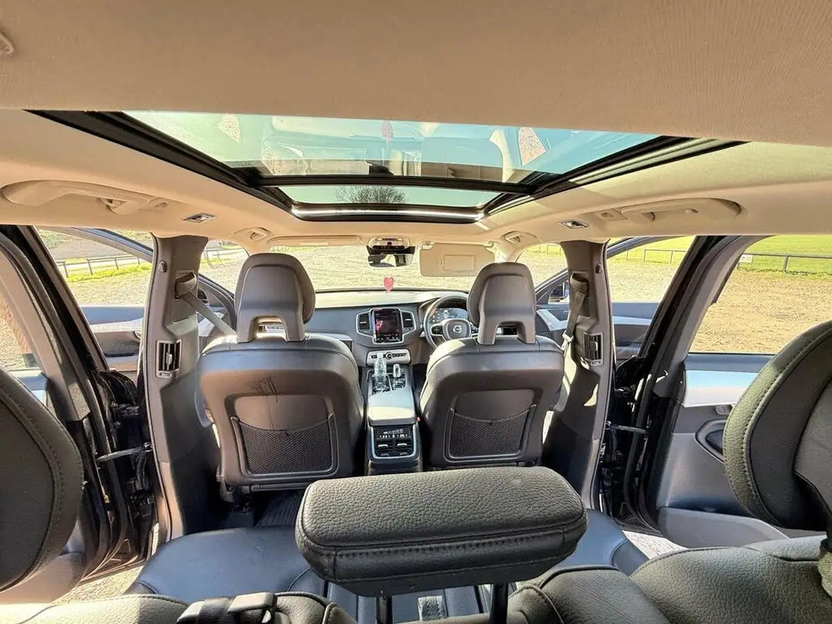 2016-volvo-xc90-20-t8-momentum-big-22
