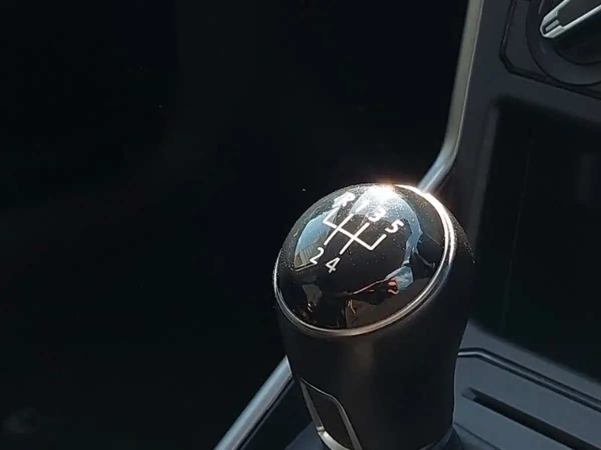 2019-volkswagen-polo-10-tsi-se-ss-big-13