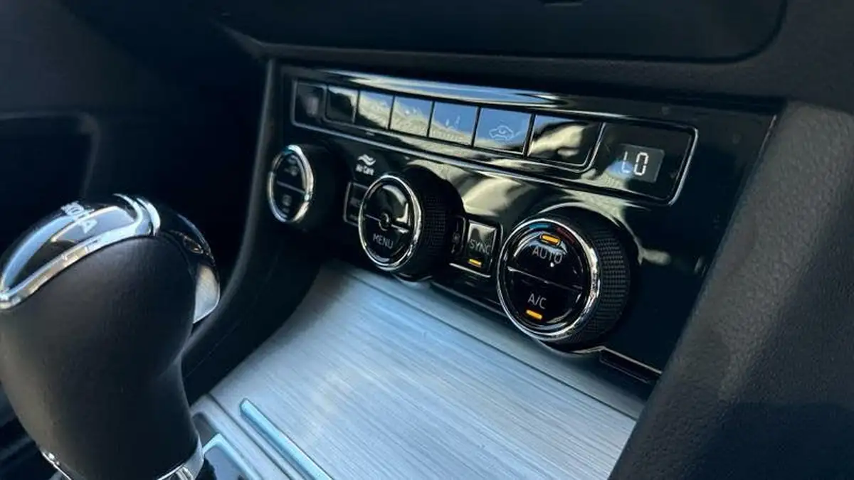 2022-skoda-superb-15-tsi-se-hatchback-dsg-big-15