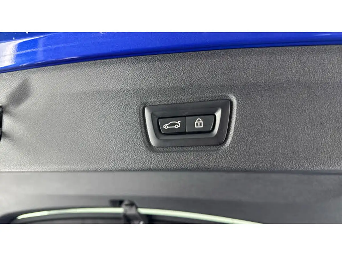 2022-bmw-i4-e-m50-big-25