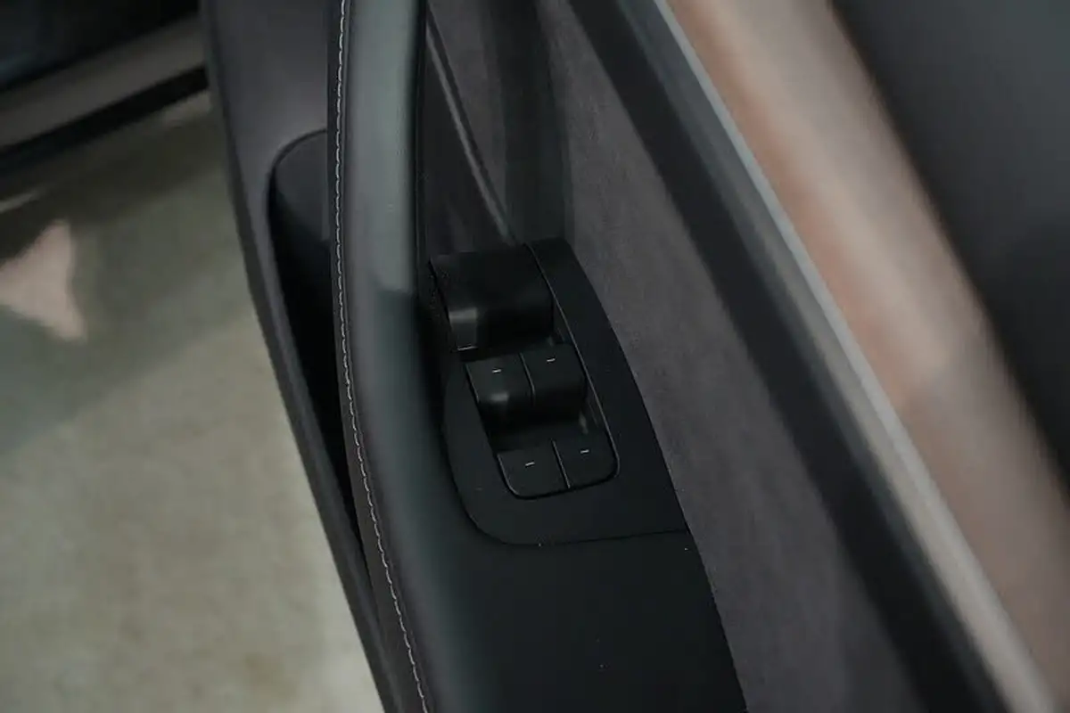 2022-tesla-model-3-e-long-range-big-26