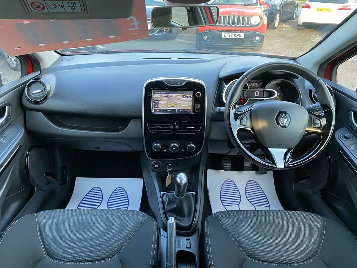 2015-renault-clio-12-dynamique-nav-big-2