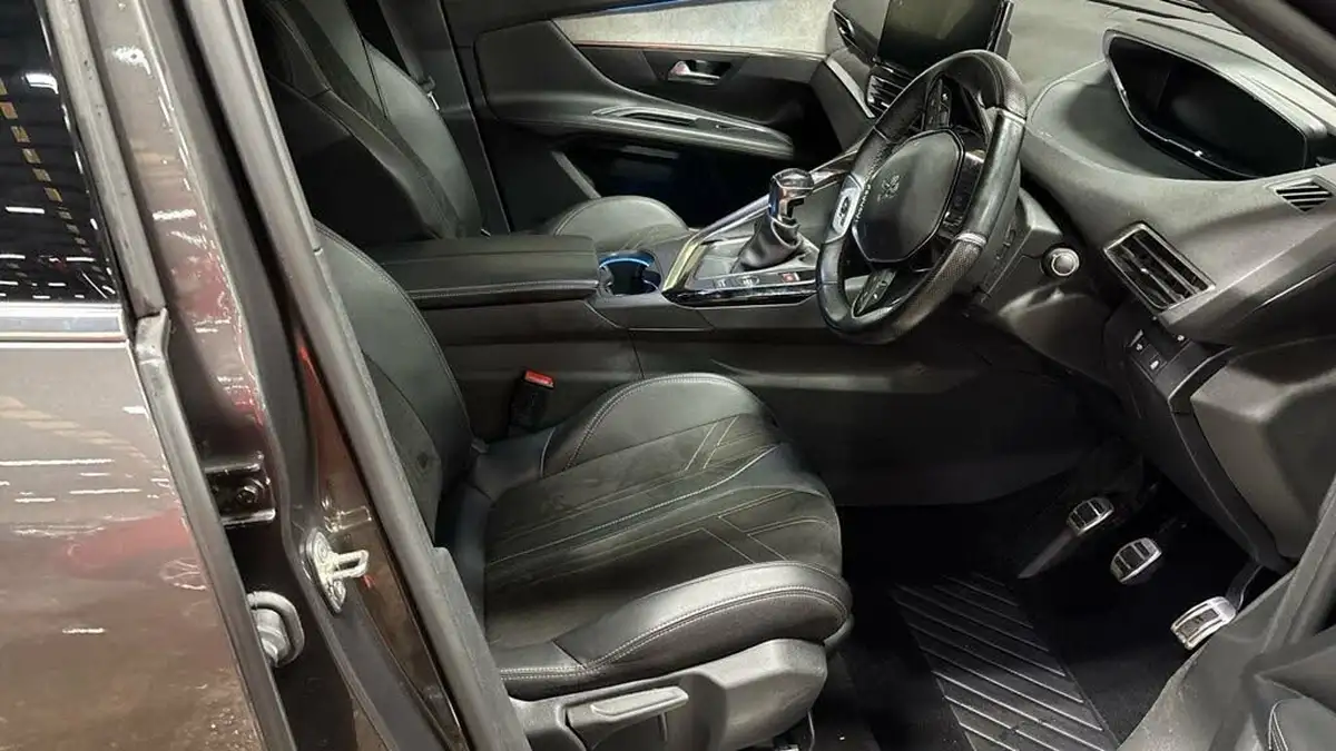 2021-peugeot-3008-suv-12-puretech-gt-big-6