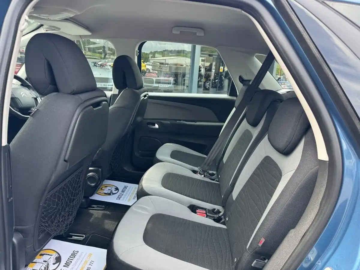 2015-citroen-c4-picasso-16bluehdi-vtr-120ps-big-17