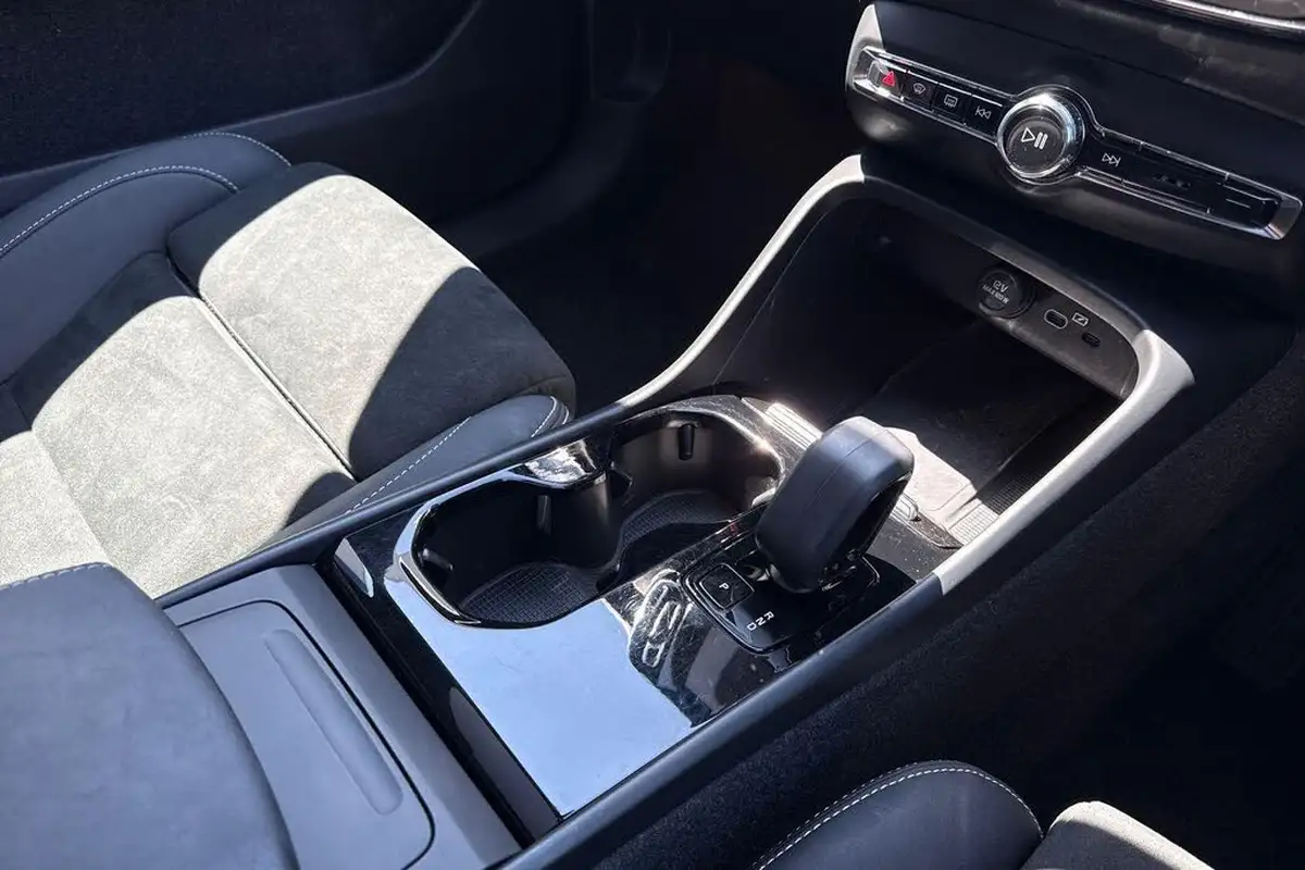 2023-volvo-c40-e-twin-recharge-ultimate-big-40